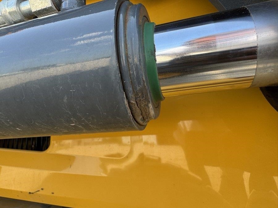 2019 John Deere 410L Backhoe Loader - Image 14