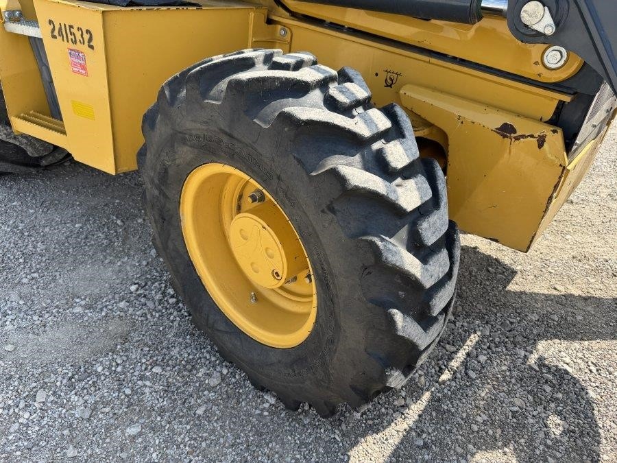 2019 John Deere 410L Backhoe Loader - Image 17