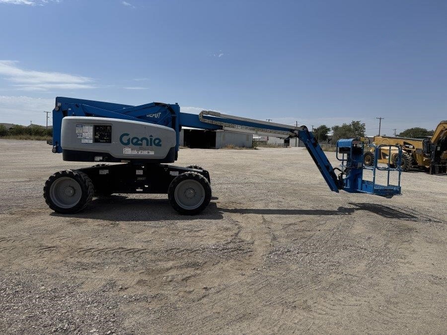 2017 Genie Z60-37FE Articulating Boom Lift - Image 6