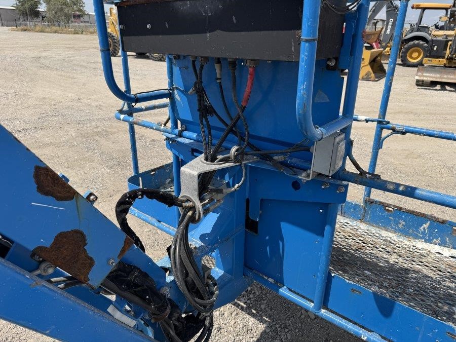 2017 Genie Z60-37FE Articulating Boom Lift - Image 13