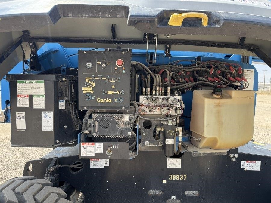 2017 Genie Z60-37FE Articulating Boom Lift - Image 18