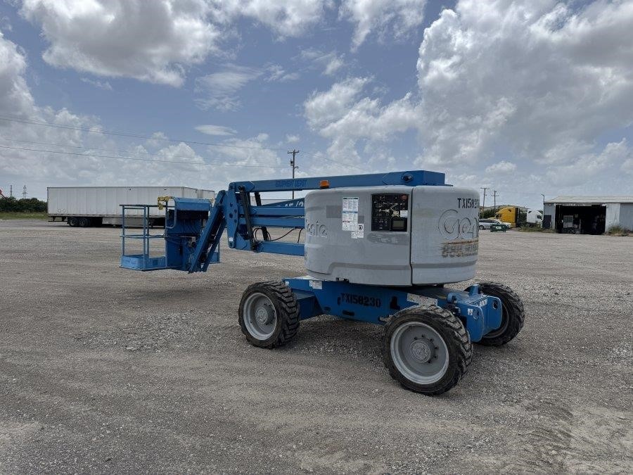 2017 Genie Z-45/25J IC Articulating Boom Lift - Image 3