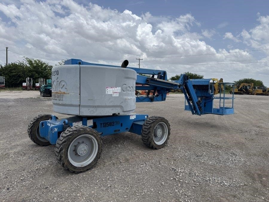 2017 Genie Z-45/25J IC Articulating Boom Lift - Image 5