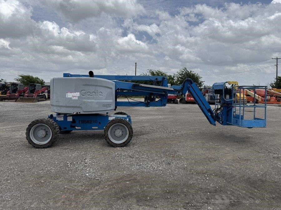 2017 Genie Z-45/25J IC Articulating Boom Lift - Image 6