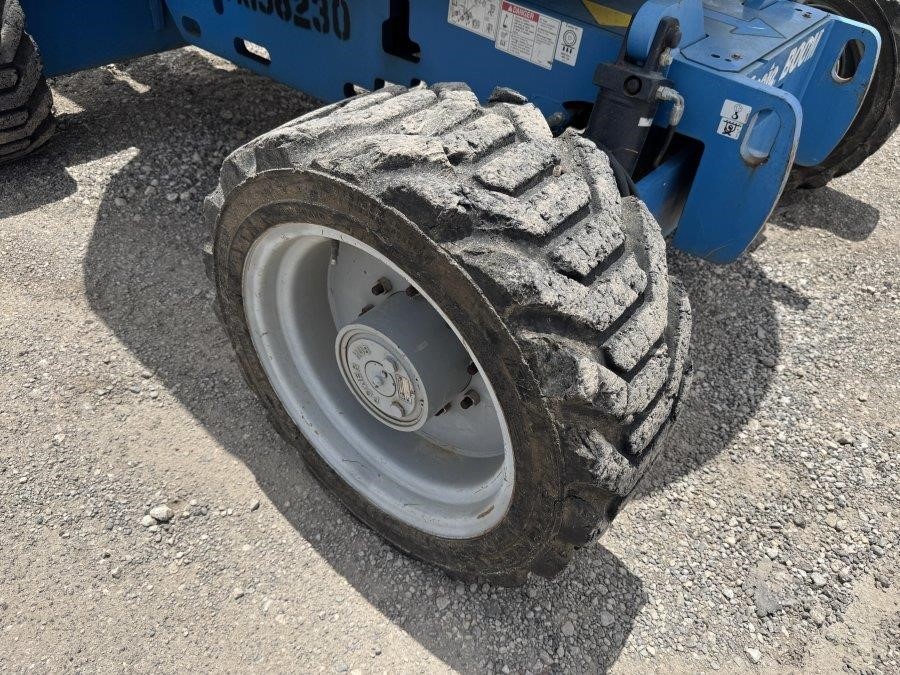 2017 Genie Z-45/25J IC Articulating Boom Lift - Image 11