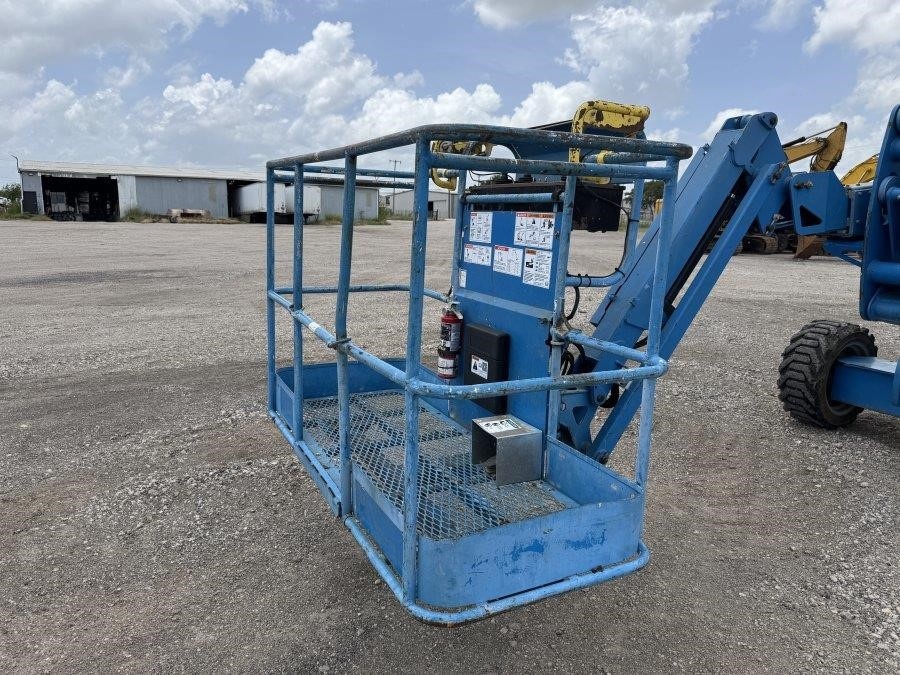 2017 Genie Z-45/25J IC Articulating Boom Lift - Image 17