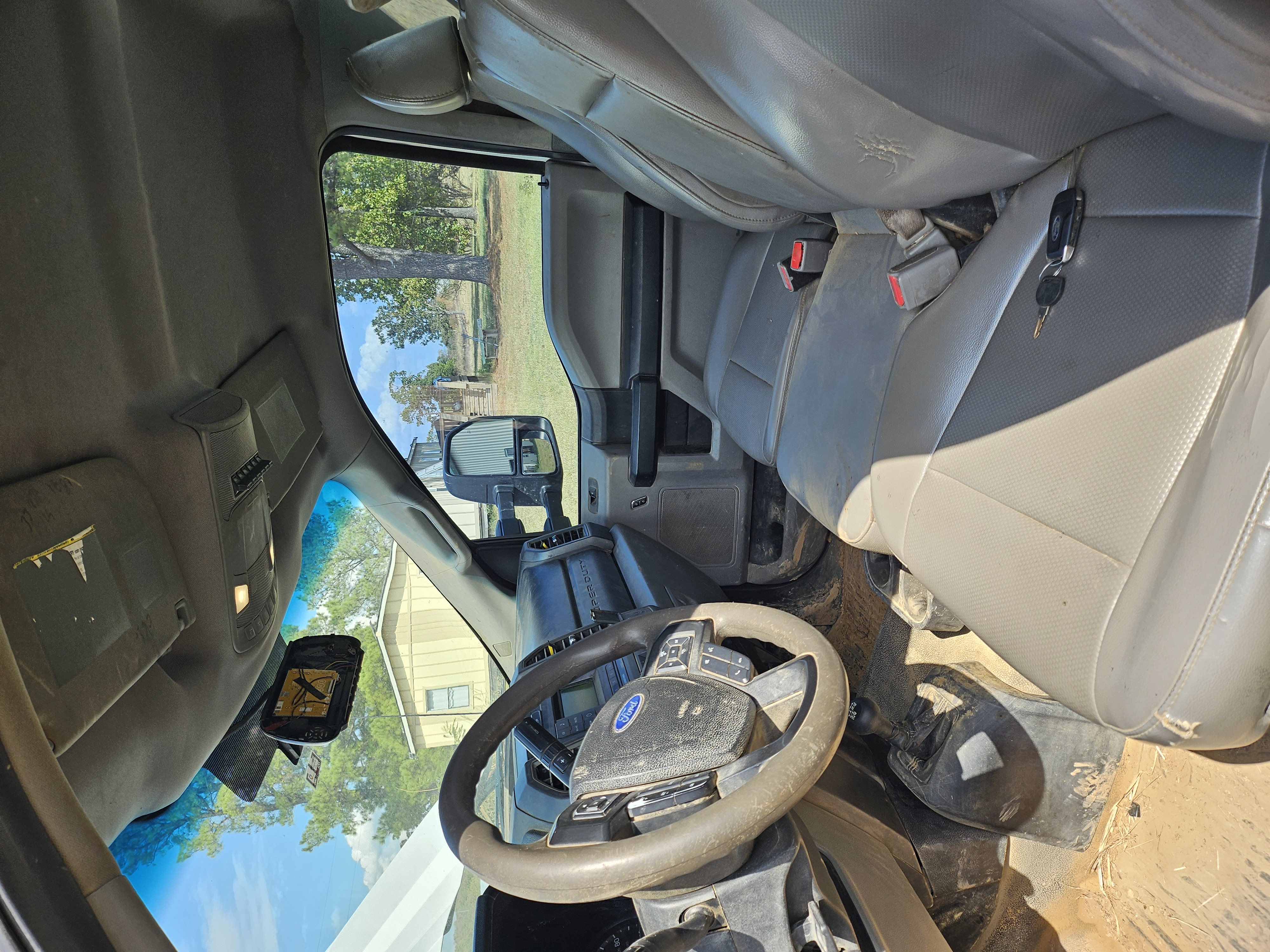 2018 Ford F-550 XL Super Duty Service Truck - Image 13