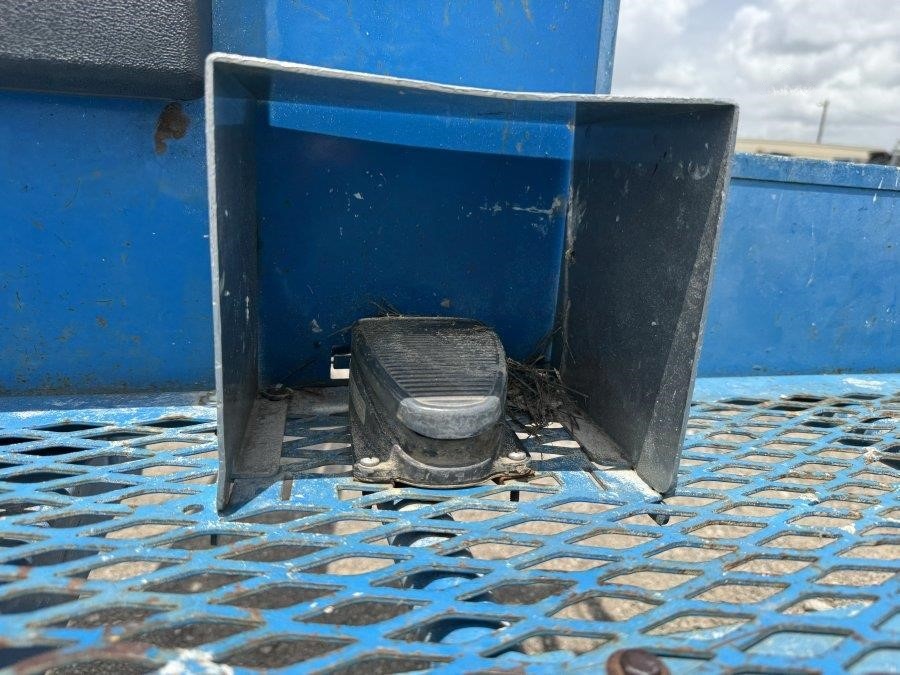 2017 Genie Z45/25JRT 4wd Boom Lift - Image 10