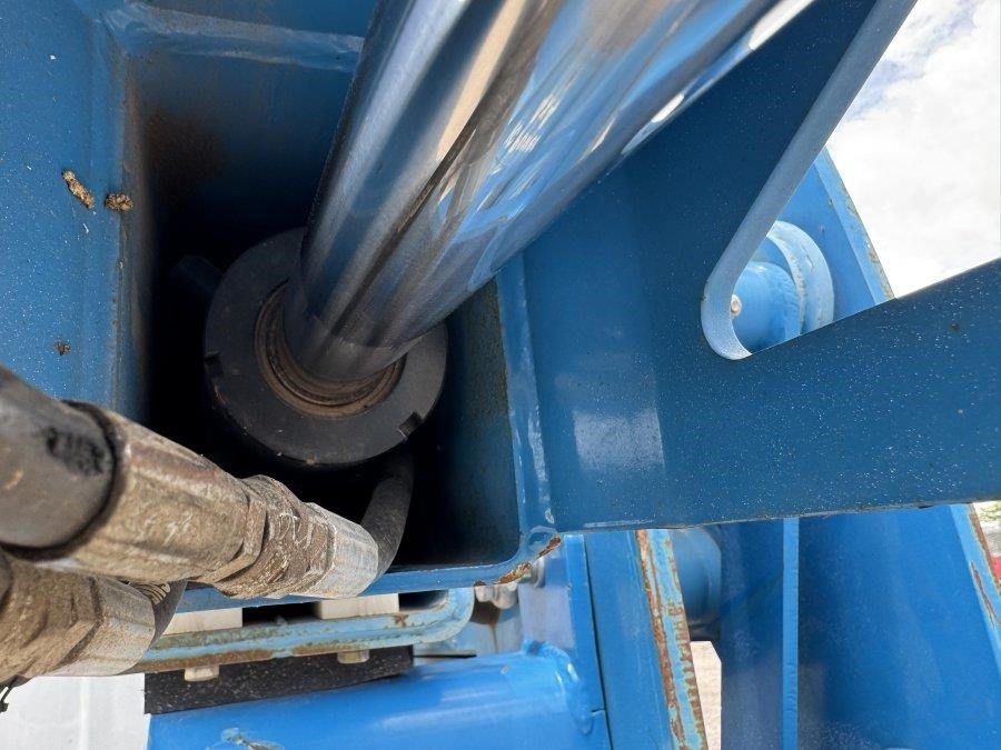 2017 Genie Z45/25JRT 4wd Boom Lift - Image 12