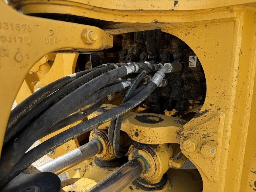 2019 Deere 410L Backhoe Loader - Image 9