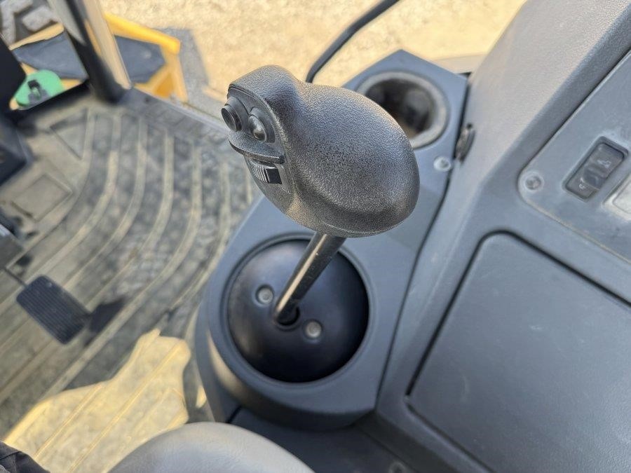 2019 Deere 410L Backhoe Loader - Image 15
