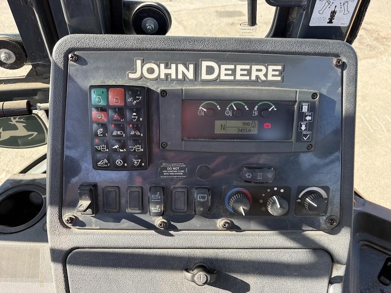 2019 Deere 410L Backhoe  Loader - Image 6
