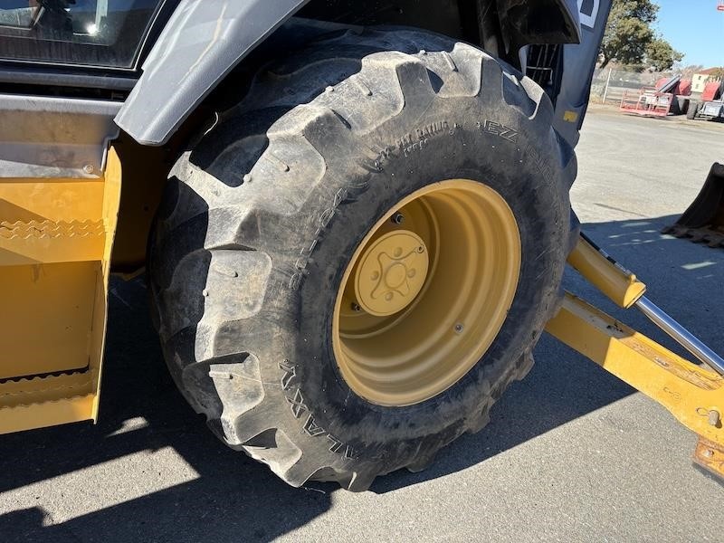 2019 Deere 410L Backhoe  Loader - Image 11