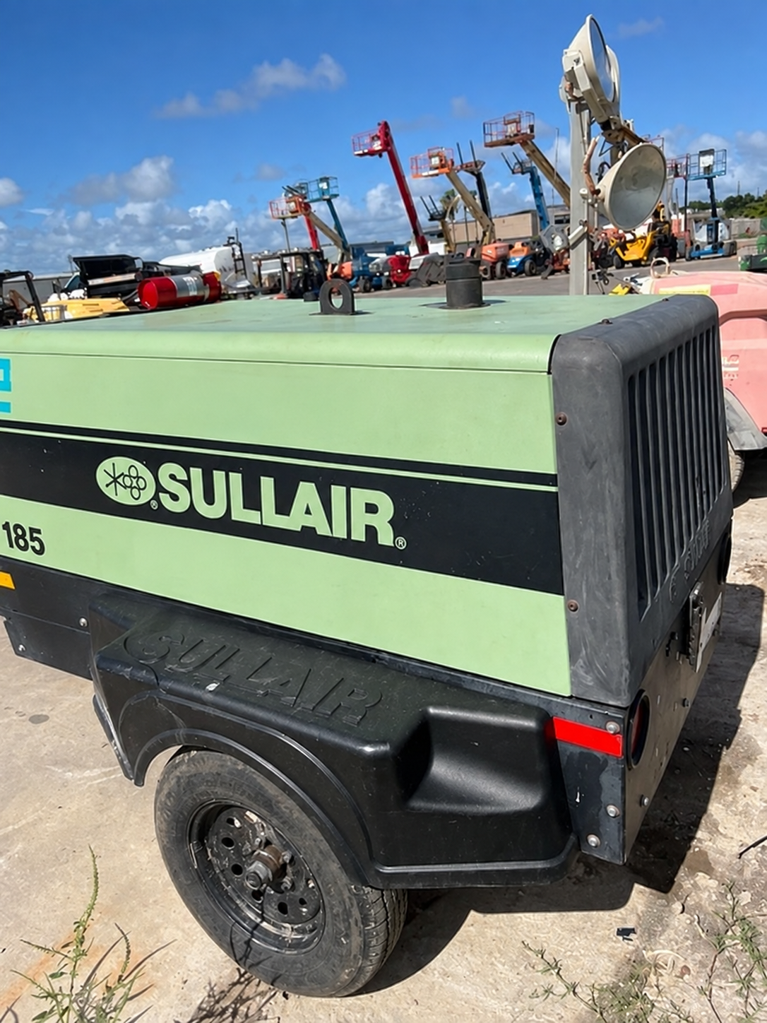 2018 Sullair 185DPQ-KU-T3 Portable Air Compressor - Image 3