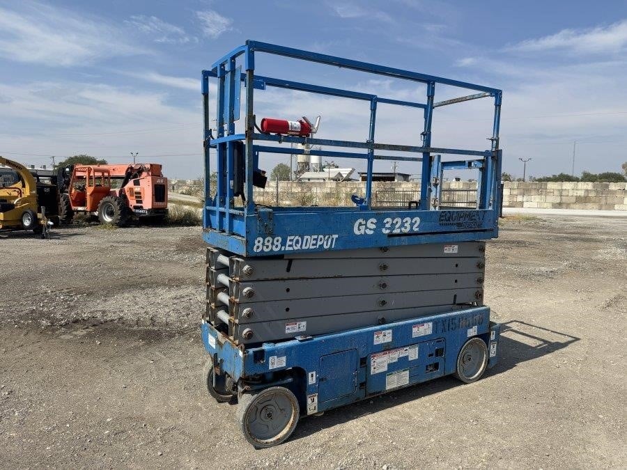 2017 Genie GS3232 Electric Scissor Lift