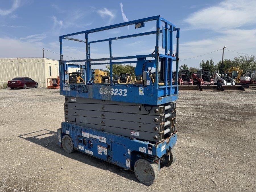 2017 Genie GS3232 Electric Scissor Lift - Image 2