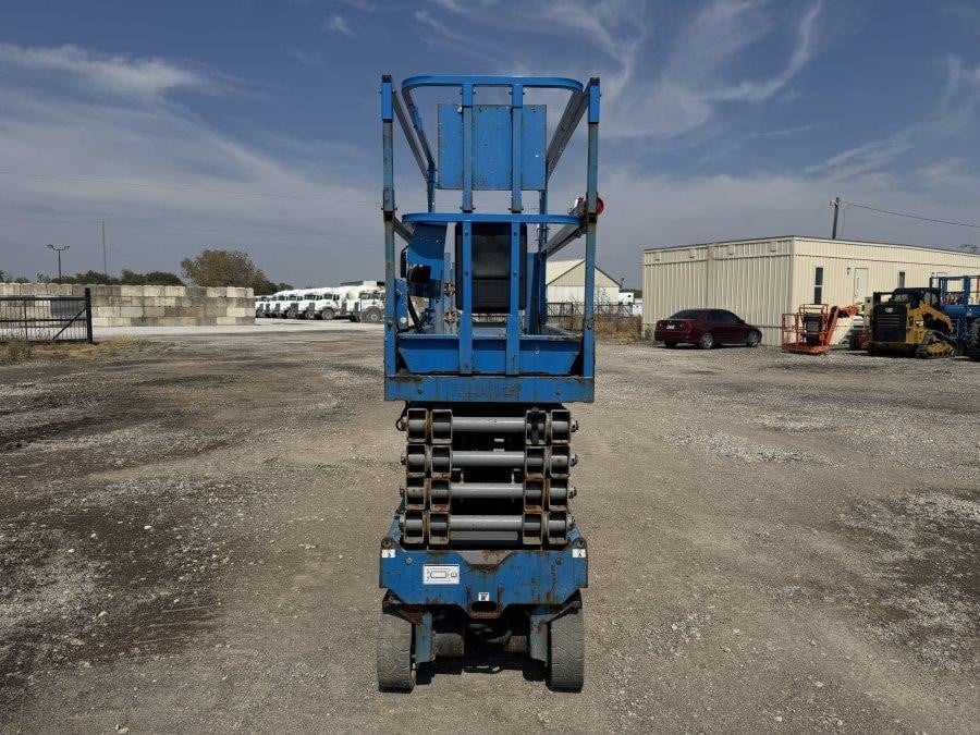 2017 Genie GS3232 Electric Scissor Lift - Image 8