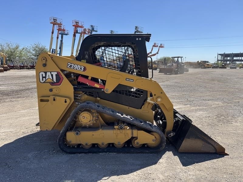 2023 Caterpillar 239D3 Compact Track Loader - Image 5