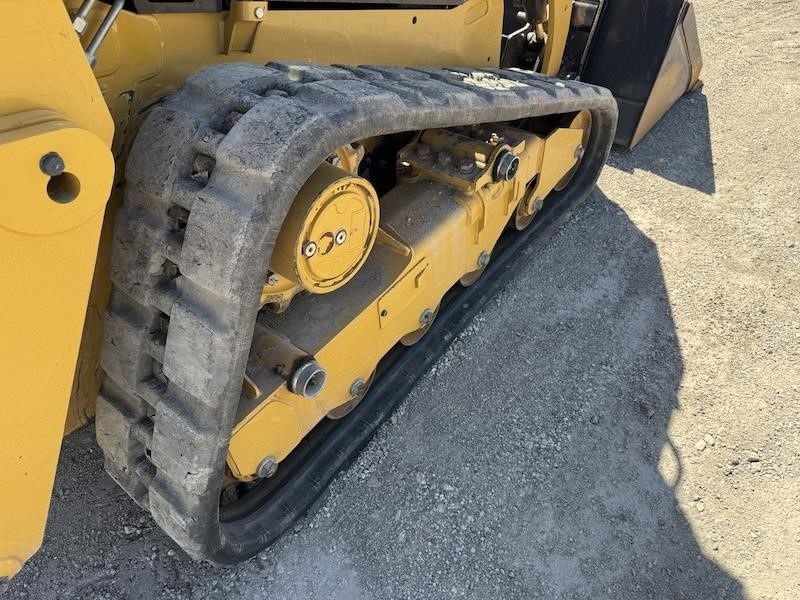 2023 Caterpillar 239D3 Compact Track Loader - Image 13