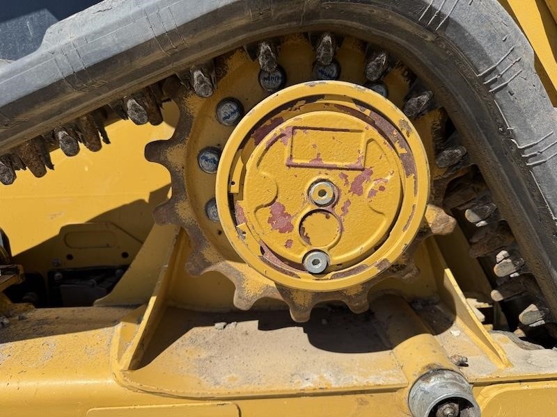 2023 Caterpillar 239D3 Compact Track Loader - Image 16