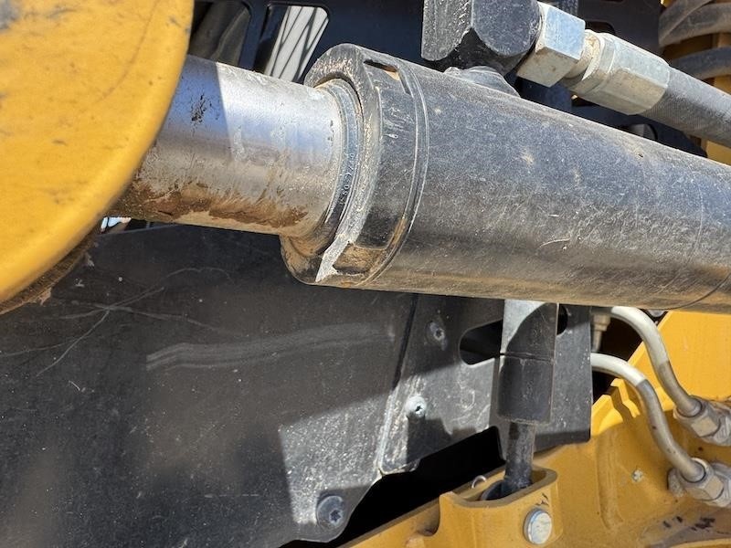 2023 Caterpillar 239D3 Compact Track Loader - Image 20