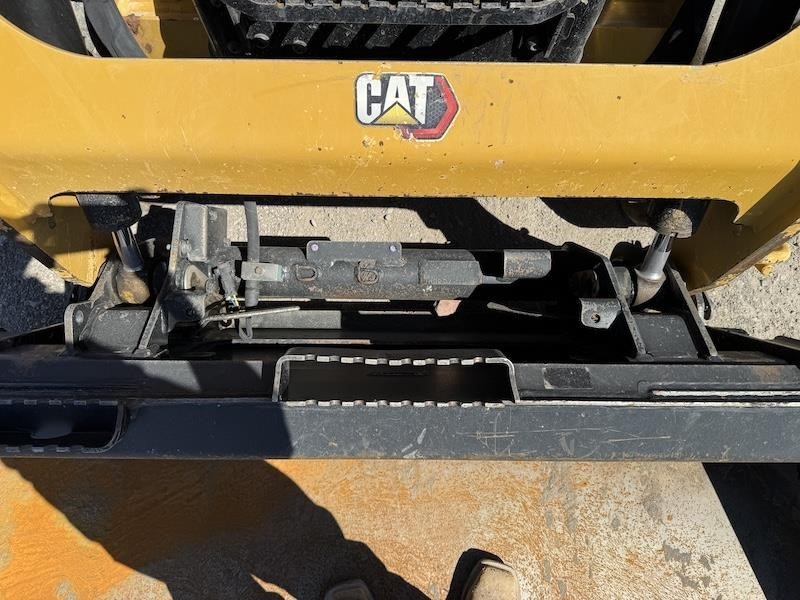 2023 Caterpillar 239D3 Compact Track Loader - Image 21