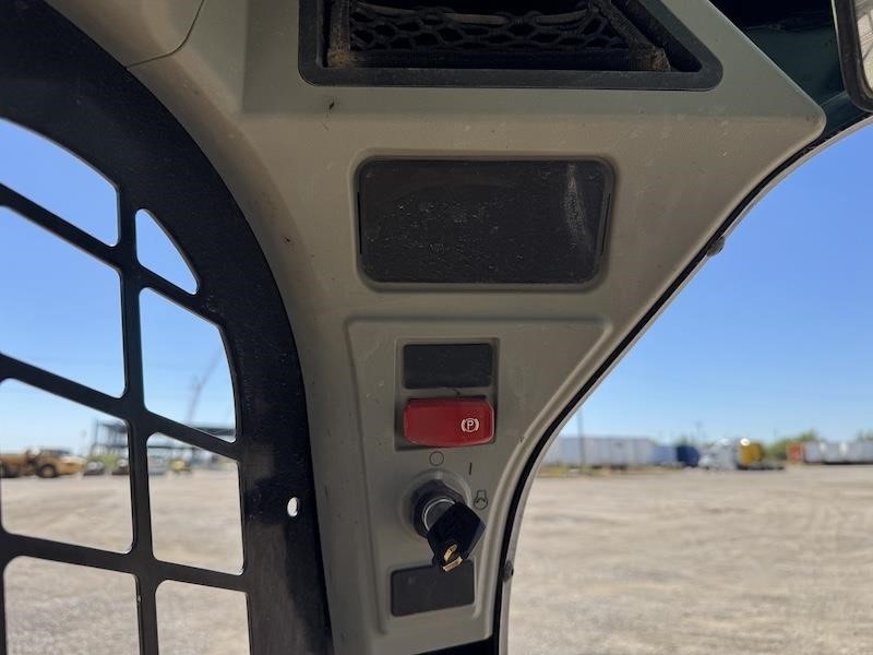 2023 Caterpillar 239D3 Compact Track Loader - Image 22