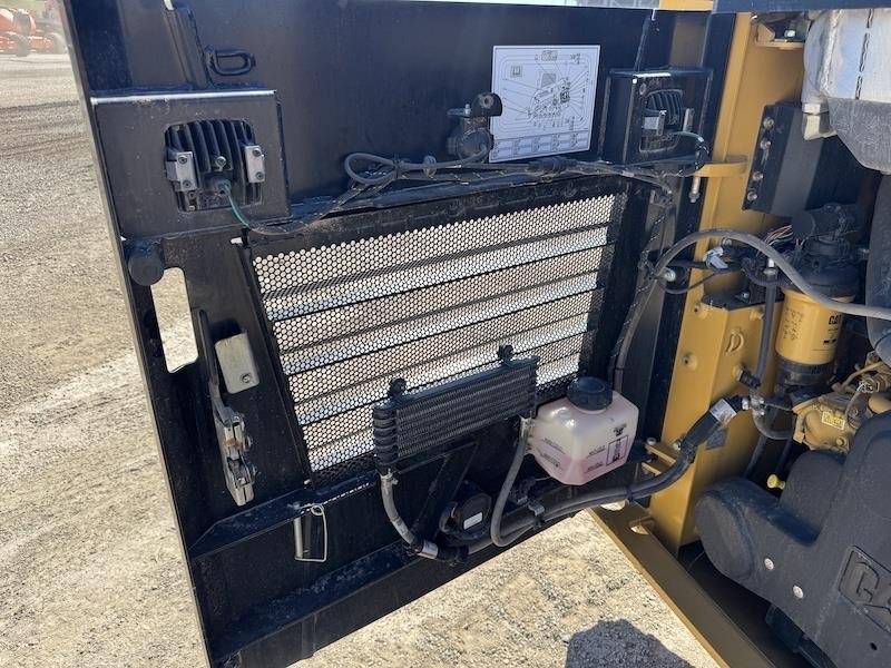 2023 Caterpillar 239D3 Compact Track Loader - Image 26