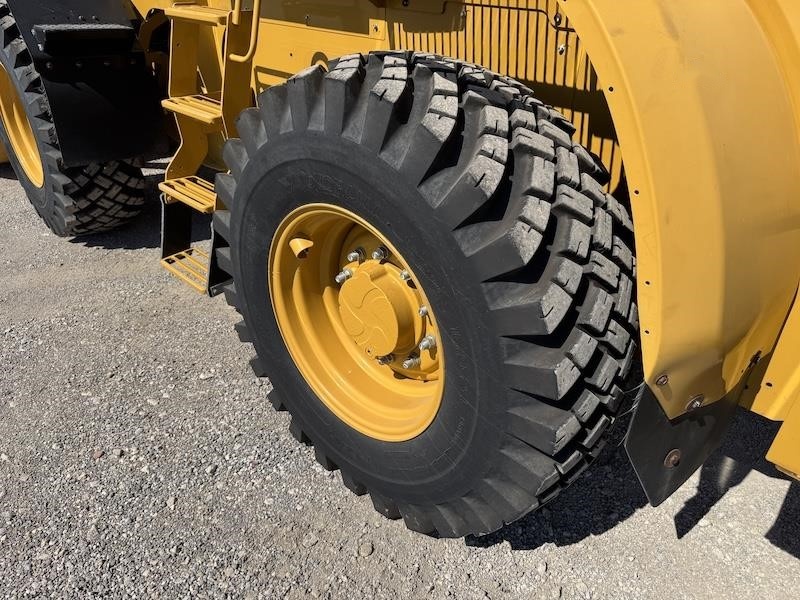 2020 Caterpillar 910M Wheel Loader - Image 8