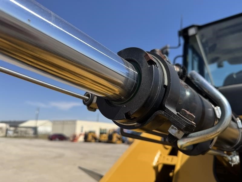 2020 Caterpillar 910M Wheel Loader - Image 10