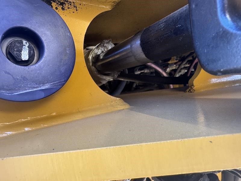 2020 Caterpillar 910M Wheel Loader - Image 12