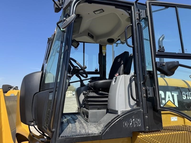 2020 Caterpillar 910M Wheel Loader - Image 16