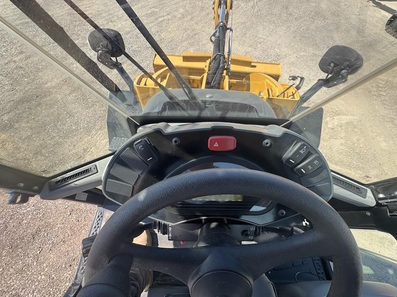 2020 Caterpillar 910M Wheel Loader - Image 18