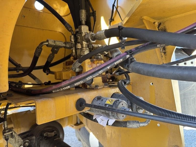 2020 Caterpillar 910M Wheel Loader - Image 13