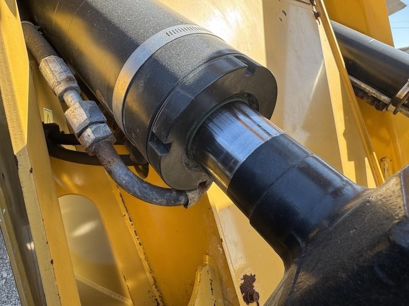 2020 Caterpillar 910M Wheel Loader - Image 17