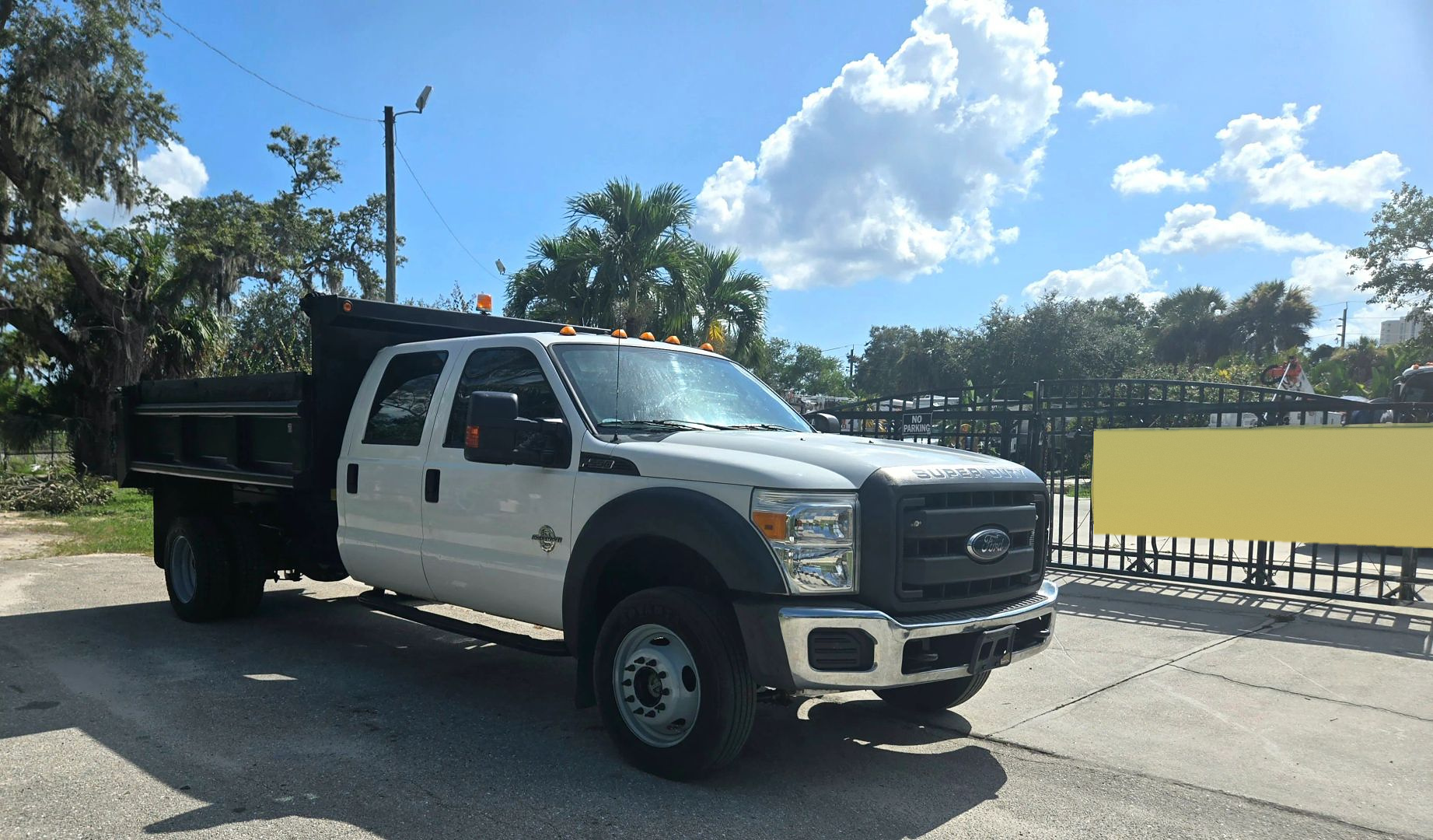 2015 FORD F550 CREW CAB DUMP TRUCK - Image 2
