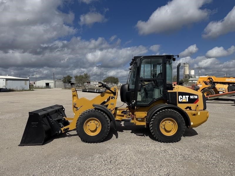 2020 Caterpillar 907M Wheel Loader - Image 2