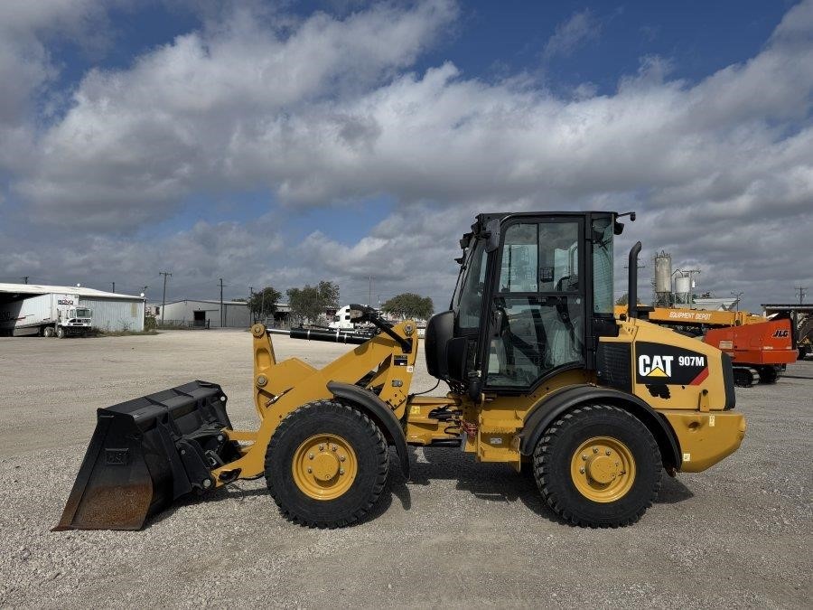 2020 Caterpillar 907M Wheel Loader - Image 2