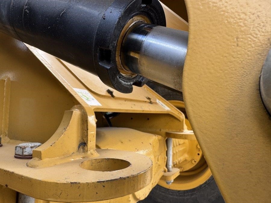 2020 Caterpillar 907M Wheel Loader - Image 13