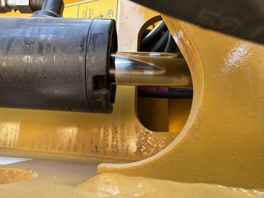 2020 Caterpillar 907M Wheel Loader - Image 15