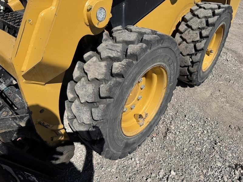 2023 Caterpillar 226D3 Skid Steer Loader - Image 9