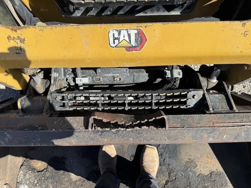 2023 Caterpillar 226D3 Skid Steer Loader - Image 12