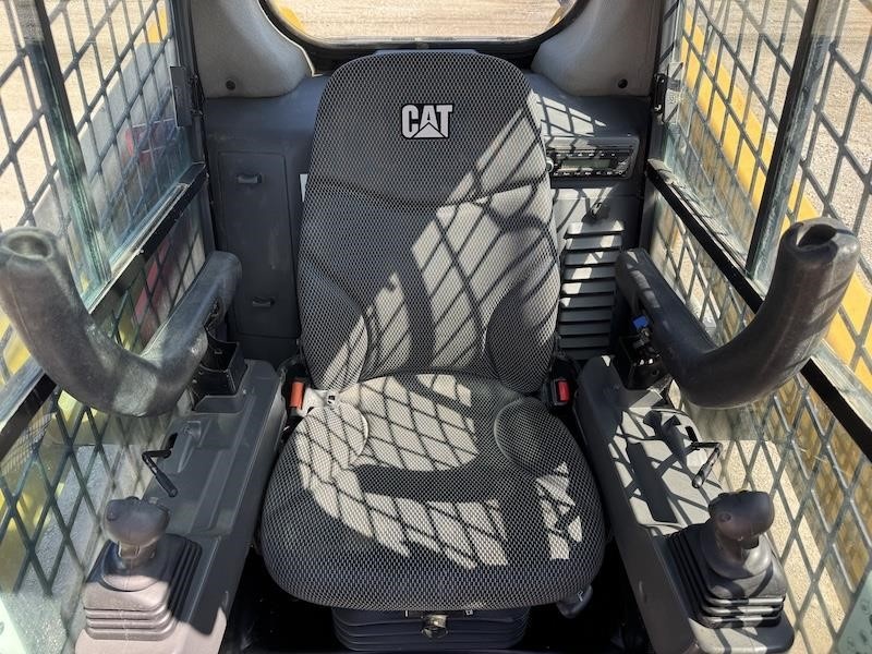 2023 Caterpillar 226D3 Skid Steer Loader - Image 14