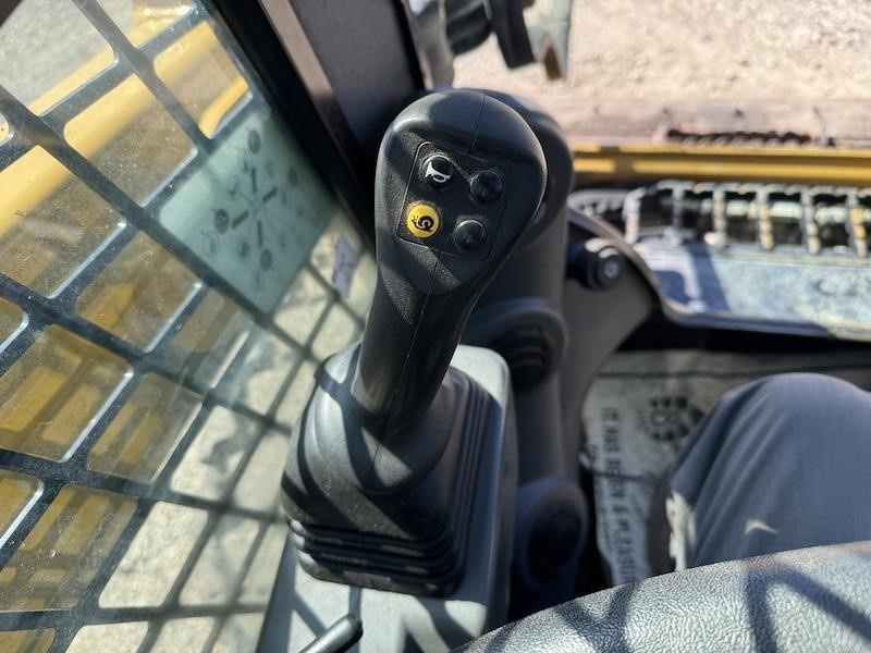 2023 Caterpillar 226D3 Skid Steer Loader - Image 15