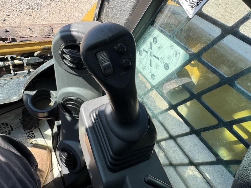 2023 Caterpillar 226D3 Skid Steer Loader - Image 16