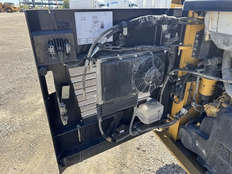 2023 Caterpillar 226D3 Skid Steer Loader - Image 19