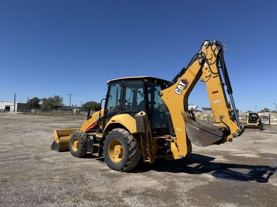 2022 Caterpillar 420 Backhoe Loader - Image 3