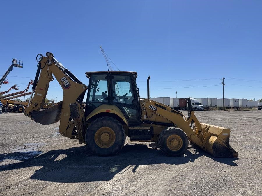 2022 Caterpillar 420 Backhoe Loader - Image 5