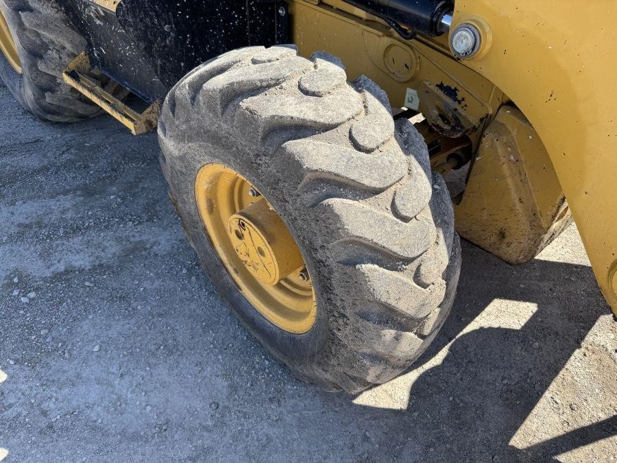 2022 Caterpillar 420 Backhoe Loader - Image 10