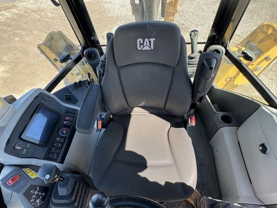 2022 Caterpillar 420 Backhoe Loader - Image 16